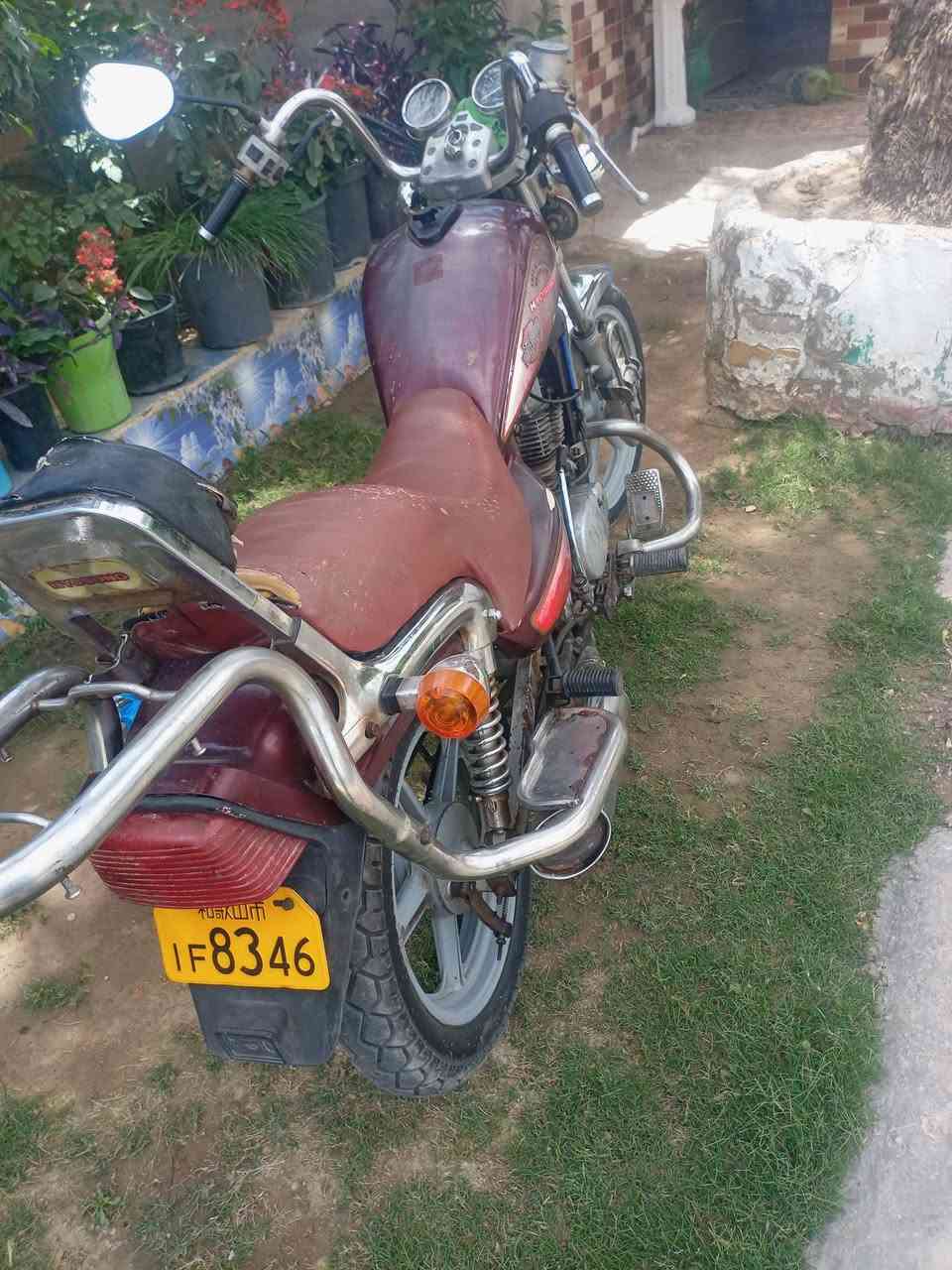 سلام عليكم هارلي للبيع السعر ٥٥٠ رقم الهاتف ***********
