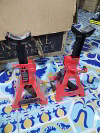 ورحمة الله عندي هذول جكات عدد ٢ تفاصيل اتصال الرقم (07776450660)