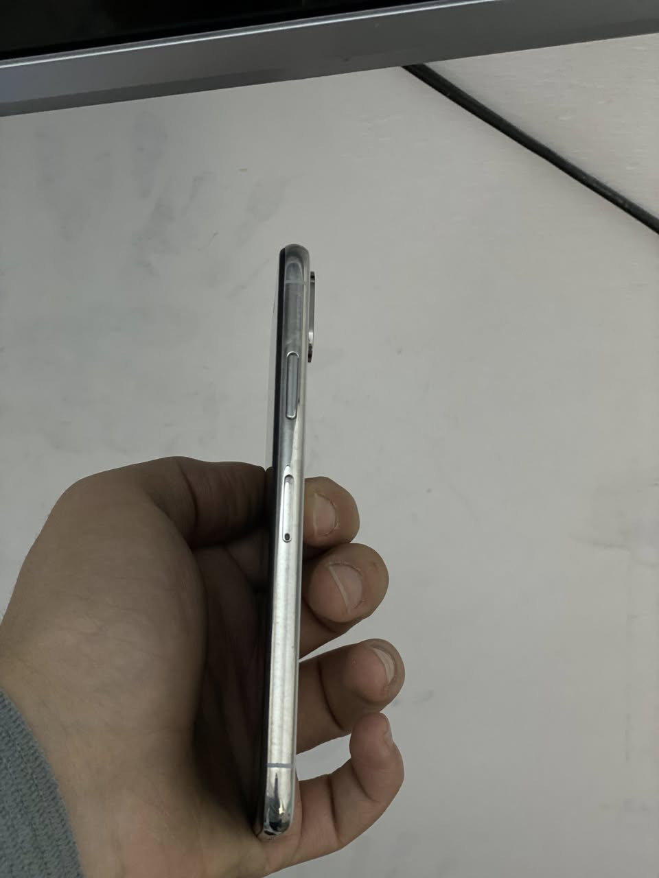 سلام عليكم
آيفون اكس للبيع مبدل شاشه بطاريه او بي فطر ضهر خفيف ذاكره 64 بطاريه 100 او سماعه داخليه ما يشتغل بس خارجي سعره 100 بي مجال خابر ***********
