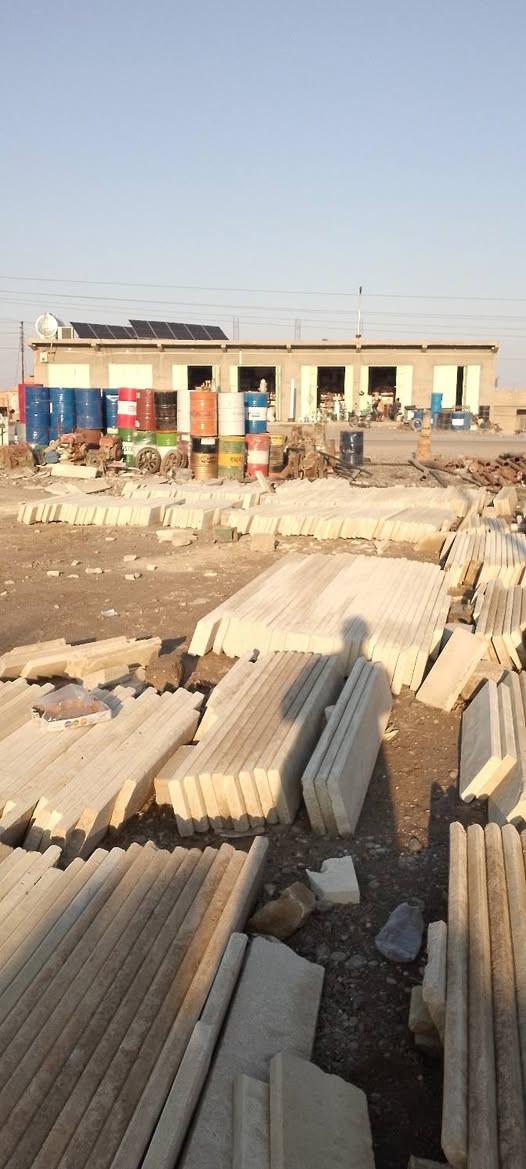 السلام عليكم يوجد لدينا حجر حلان انسب الاسعار  رقم الهاتف ***********
