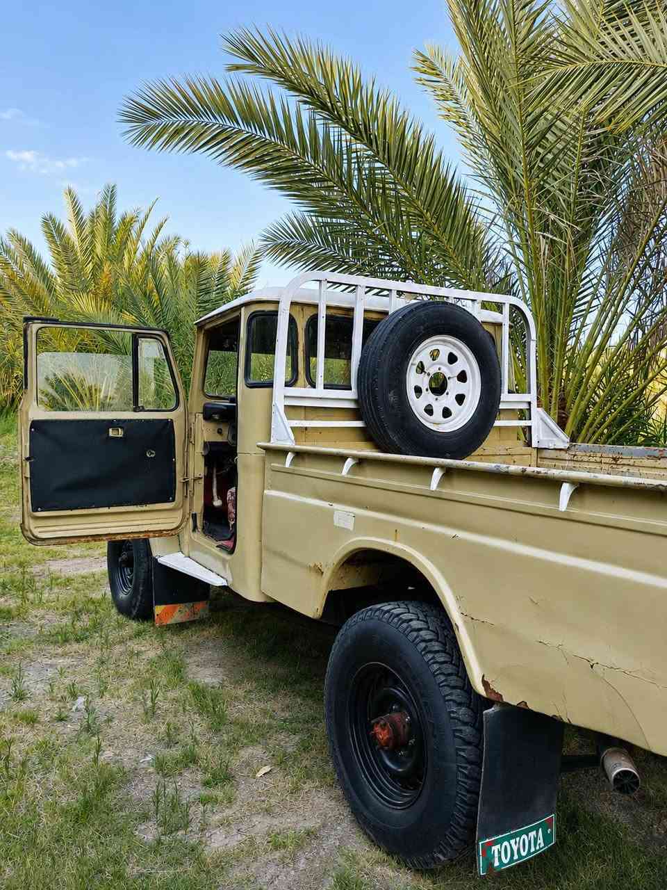 السلام عليكم لاندگروز موديل 82 وبأسمي، السعر 35 وبيها مجال
***********
