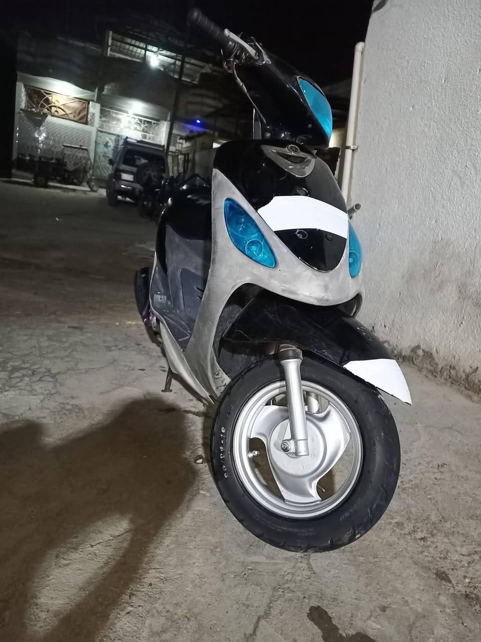 سلام عليكم دراجه ماكس قجمه للبيع دراجه نضيفه كلش ما نقصه شي كلشي شغال بس السلف قبل يومين وكف ما عرف من الباتري مدري هوه وكف تجي وتفحص دراجه كلها ختم واحد السعر 625وبيه مجال قليل والي مو شراي رحمه الله والديه لا يتعبني مكاني قضاء المدينة الرقم ***********
