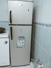 ثلاجة • للبيع • منزلية