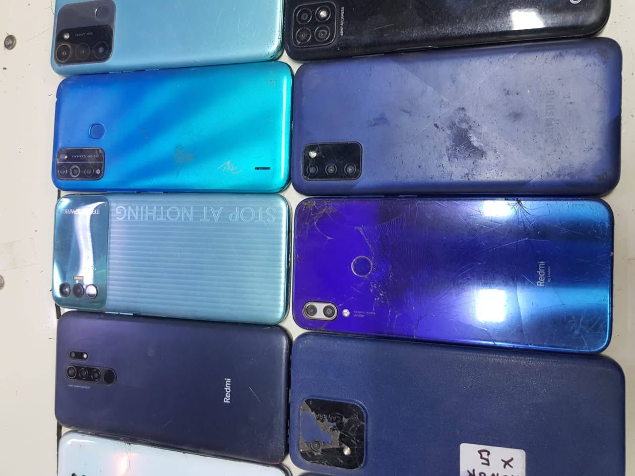 سلام عليكم شباب تصفية محل شلعه 20 جهاز نقص شاشه فقط يوجد توصيل إلى كل المحافظات الاستفسار واتساب ***********
