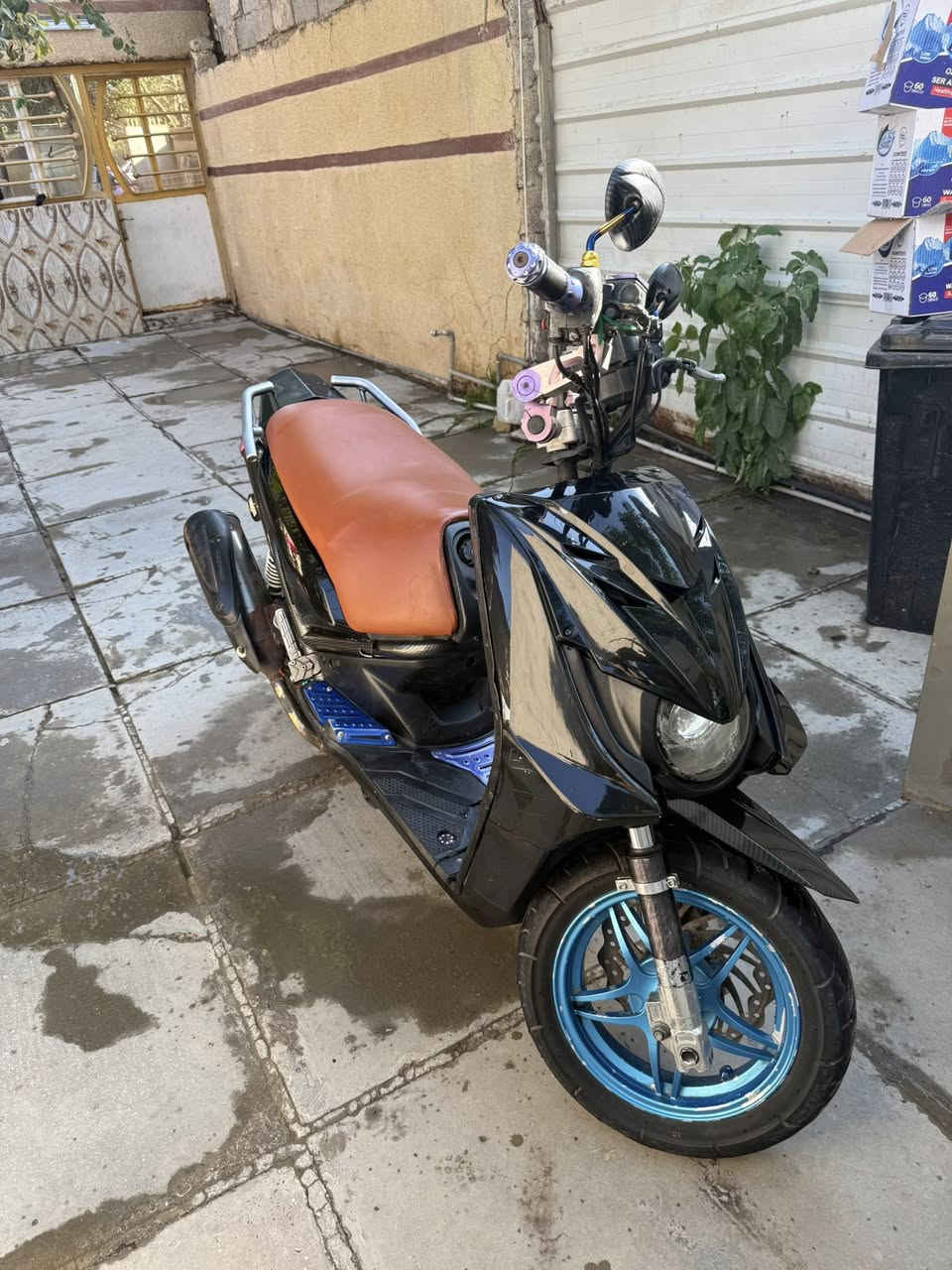 السلام عليكم ورحمة الله وبركاته 
دراجه سكنز جبلي مزوده برغي مامفتوح من المكينه 
صالنصه رياضي ستيرن رياضي كفرات رياضي معدل شلعه تخبل مناقصها شي مكاني بغداد الشعله 
***********
