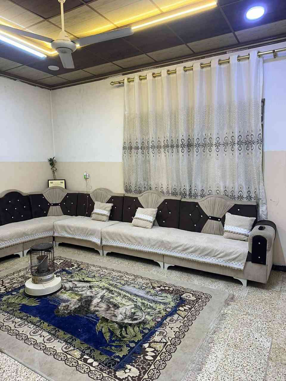 🏠 [ الـفـرصـة الـذهـبـيـة : دار لـلـبـيـع فـي الـمـربـع الـذهـبـي ] 🏠
الآن.. امـلـك مـنـزلك بـأسهل الـطـرق (نـقـداً، بـالأقـسـاط، أو الـمـعـارضة) فـي أرقى مـنـاطـق الانـتـصـار!
📍 الـمـوقـع: حـي الانـتـصـار - الـمـربـع الـذهـبـي (قـرب مـدرسة الـقـلم وجـامع الـعـزيز).
📐 الـمـسـاحة: 110 مـتـر مـسـتـغـلـة بـالـكـامـل بـتـوزيـع ذكـي.
📜 الـسـنـد: مـلـك صـرف (بـاسـم الـشـرعي - شـرط الـتـحـويـل الـمـبـاشـر ✅).
💰 [ تـسـهـيـلات الـدفع والـتـعـامـل ]
لـتـسـهـيـل الـشـراء عـلـى زبـائـنـنـا، نـقـدم لـكـم ثـلاثـة خـيـارات:
1️⃣ الـبـيـع الـنـقـدي: بـسـعـر مـمـيـز.
2️⃣ نـظـام الأقـسـاط: (مـقـدمـة مـجـزيـة + أقـسـاط شـهـريـة مـريـحـة حـسـب الاتـفـاق).
3️⃣ الـمـعـارضة (الـمـراوس): حـسـب نـوع الـعـقـار والـمـوقـع.
📋 [ تـفـاصـيـل الـدار : جـاهـز لـلـسـكـن ]
🏗️ الـتـصـمـيـم: طـابـقـيـن بـنـاء مـتـكـامـل بـحـالـة مـمـتـازة (نـظـافـة وتـرتـيـب عـالٍ).
🛌 الـتـقـسـيـم: (3) غـرف نـوم كـبـيـرة + مـطـبخ مـنـظـم + مـشـتـمـلات كـامـلـة + سـطـح واسـع.
✨ الـحـالـة: الـدار جـاهـز لـلـسـكـن الـفـوري بـدون أي نـقـاصـات.
📢 تـنـويـه: الـدار يـقـع فـي مـنـطـقـة مـخـدمـة وهـادئـة، والـسـند مـضـمـون 100% لـضـمـان حـقـك.
📥 لـمـعـرفـة تـفـاصـيـل الأقـسـاط أو لـلـمـعـايـنـة:
نـحـن بـانـتـظار تـواصـلـكـم


**إذا كنت صاحب هذا الإعلان وتريد حذفه لأي سبب، رجاءا أرسل رسالة إلى الدعم الفني**