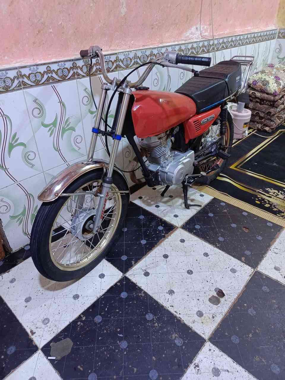 السلام عليكم دراجه للبيع رقم اسود السعر 375 مكاني بصره القبله/***********
