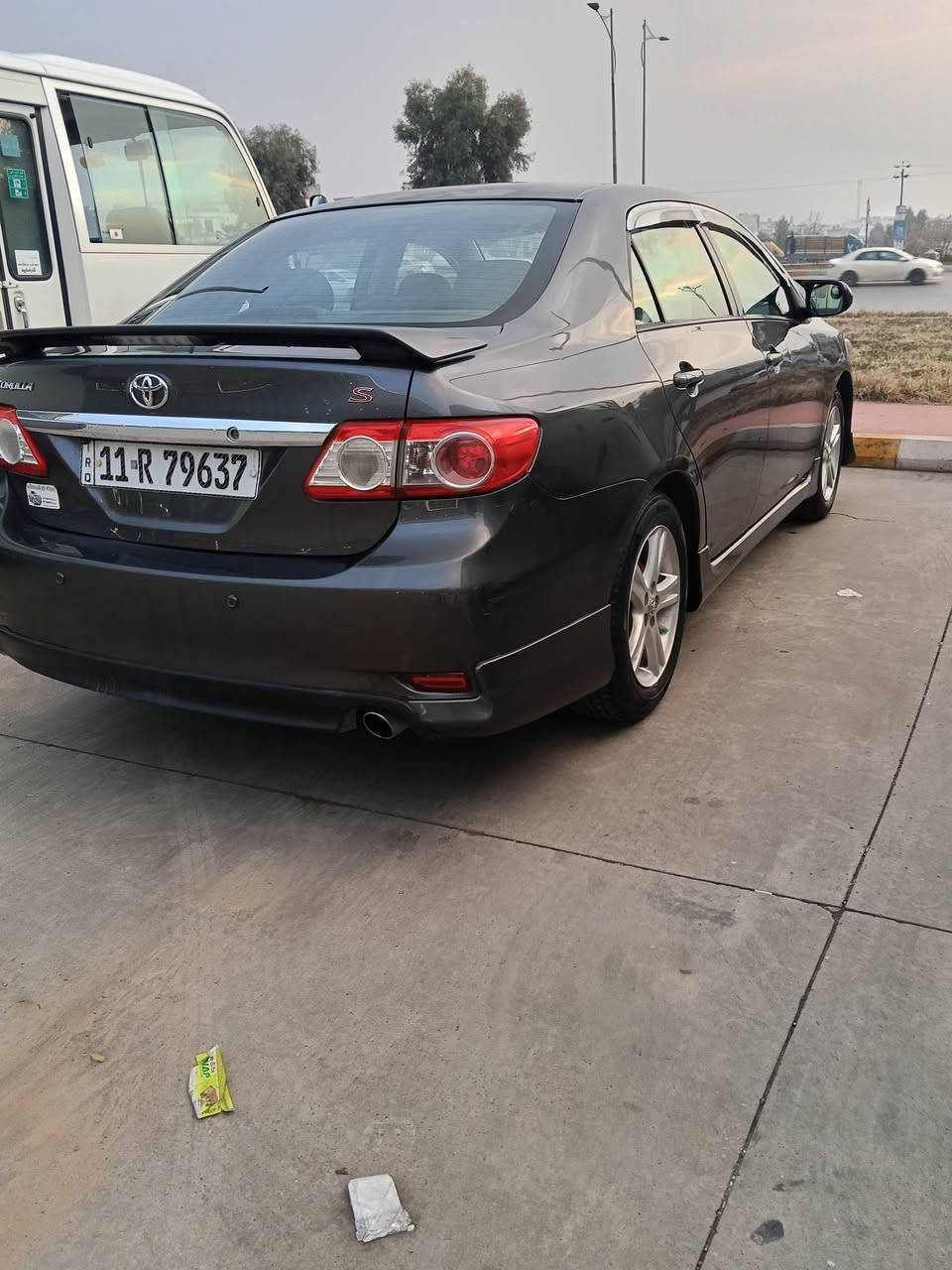 سلام عليكم
كورلا امريكي موديل 2013 s
ماشيه    180 
رقم بغداد باسمي 
مكينه 1.8
بيه   3   قطع صبغ
جاملغ خلفي ايسر نصه
جاملغ امامي ايمن وبنيد
سيارة جدا نظيفه
مابيه نقص ولا برغي 
ادامه كامله 
تبريد ثلج 
صدر كله جديد درايم شفت جديد صفحتين
كير ومكينه بشرط لا تنقيص ولا تبخير جديد مال   2019  
شاشه  وكامره بلادي
تخم تاير جديد 
عنواني بغداد 
رقم الهاتف   ***********
السعر بــ  110  وبيه مجال
