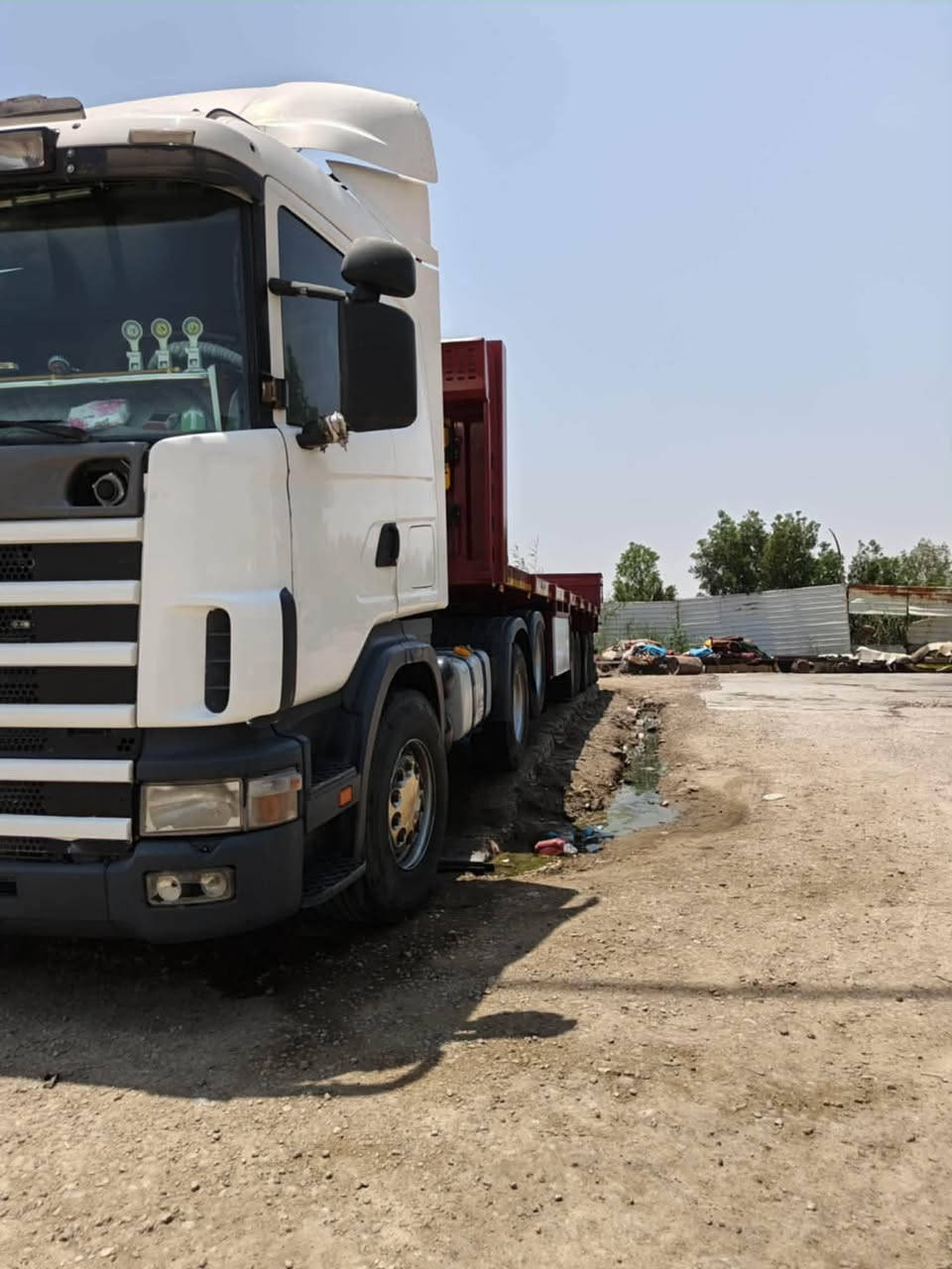 سلام عليكم سكانيه موديل 2000 تخم تاير راس وعربانه مكفوله كفاله عامه سنويه جديده بسامينه جاهزه لشغل مكانه دوانيه ***********
