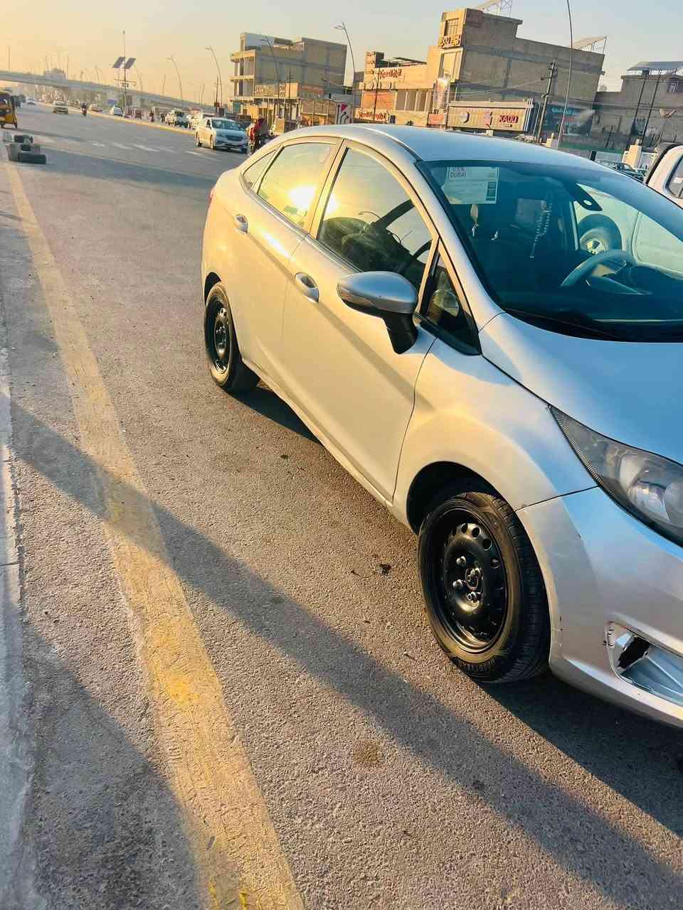 فورد فيستا ٢٠١٨ بصمه شاشه كامره كير أوتوماتيك ٦ نمّر  محرك ١٦٠٠ اقتصادية  بشكل  تبريد ثلج وحلوه وصغيره مال بيت ومال شغل بانزين عادي مو اله محسن وانسى الصرف  السياره بيهه صبغ حزام وجاملغين  ابسمي السياره مكاني بغداد صندوق مو هاشباك  السعر مناسب ٦٠ وبيهه مجال. 

***********
