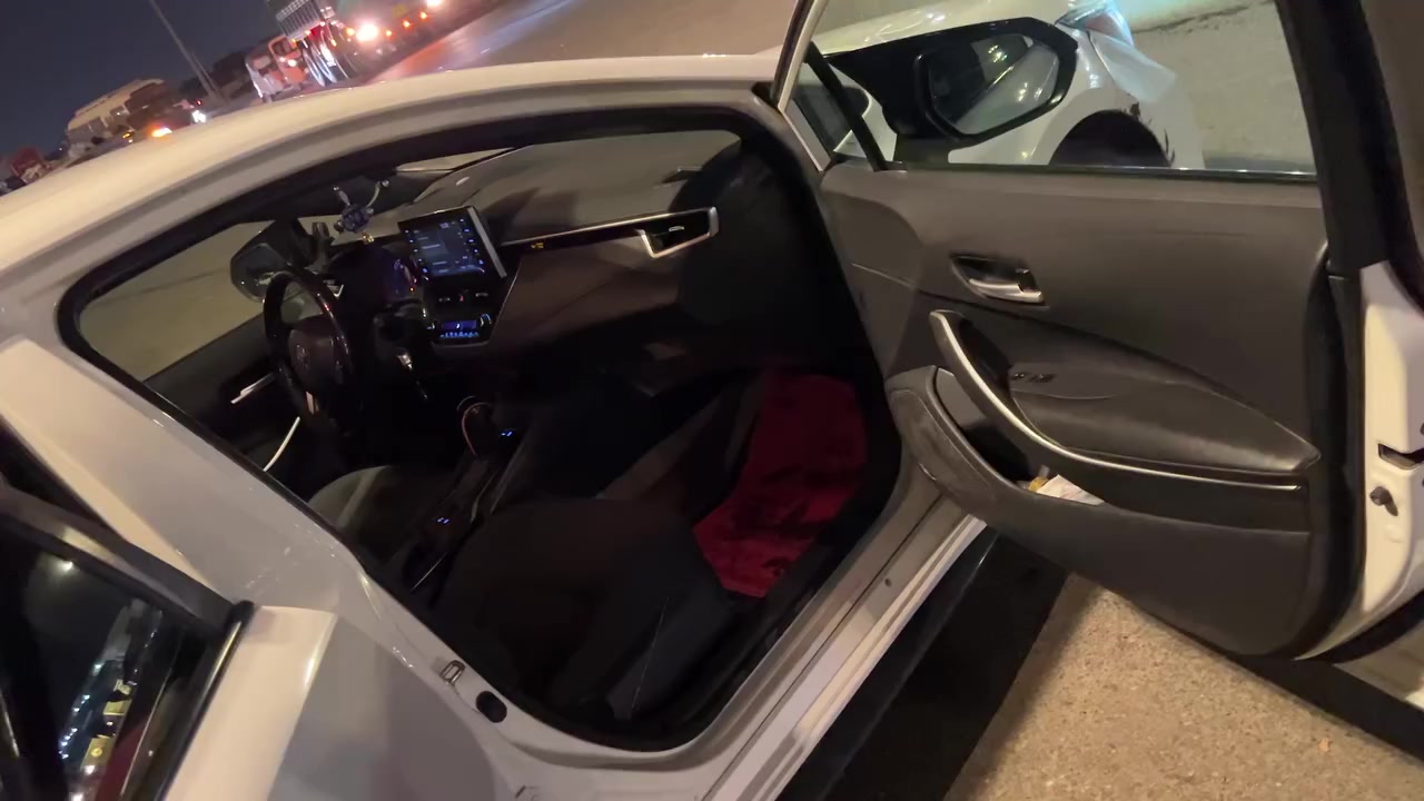 السلام عليكم 
كورلا ٢٠٢٠امريكي محرك ٢٠٠٠ رقم اربيل تريد وكالة تريد تحويل موصفات Se ترهم مراوس وترهم بيع نقد ١٣٥ وبيها مجال بيها جاملغ وبنيد موجودة صور لحادث 
***********
