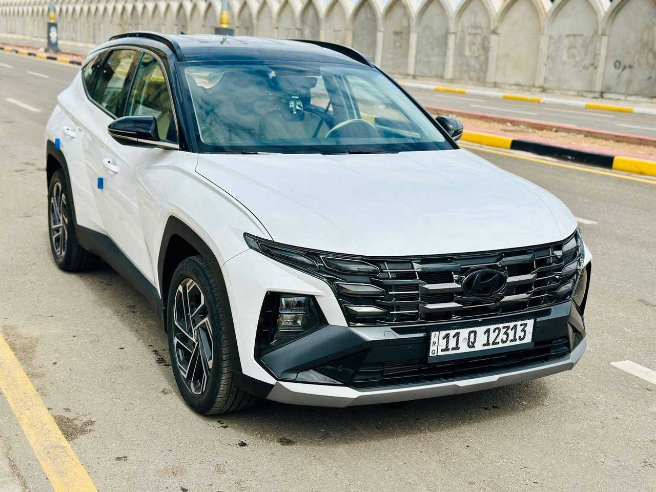 هيونداي توسان 2025 (خليجي) - بحالة الوكالة

الحالة العامة:

النظافة: 100%

الممشى: 6ألف كم فقط

الضمان: مكفولة ضمان شركة (الأولى موتور) لغاية 60 ألف كم أو 3 سنوات

رقم بغداد، السيارة بإسمي وتحويل مباشر.

المواصفات 
تو كلر كراسي تبريد
التشغيل: تشغيل عن بعد.

الراحة: جنطة كهرباء + كراسي كهرباء.

القيادة: 4 وضعيات قيادة (ECO - Normal - Sport - Smart).

التقنيات: شاشة كبيرة تدعم (Apple CarPlay) + شحن لاسلكي ومنافذ شحن متعددة

الحساسات: حساس أمامي + حساس خلفي.

الإضاءة: لايتات زينون LED أصلية.

المرايا: مرايات كهربائية قابلة للطي (شفط).

التحكم: تحكم ستيرن كامل.

السعر223 وبي مجال العنوان كربلاء للستفسار ***********
