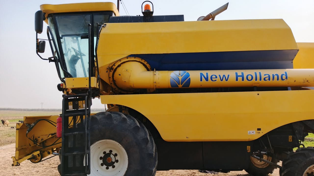 على بركت الله حاصوده نيهولد للبيع موديل2019 عددالساعات2300 حره رقم وسنويه اسلمانيه مكفوله كفالة عامه 
تفاصيل  على رقم
***********
