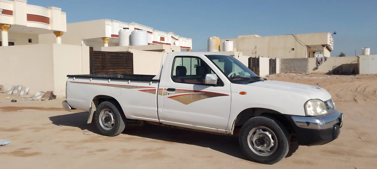 السلام عليكم للبيع نيسان بيكم موديل 2014 مكفوله من الضربه والصبغ والتبديل رقم واسط مشروع وطني تحويل ثاني يوم السعر 140 وبيه مجال مكان البصرة الزبير الاستفسار ع الرقم ***********
