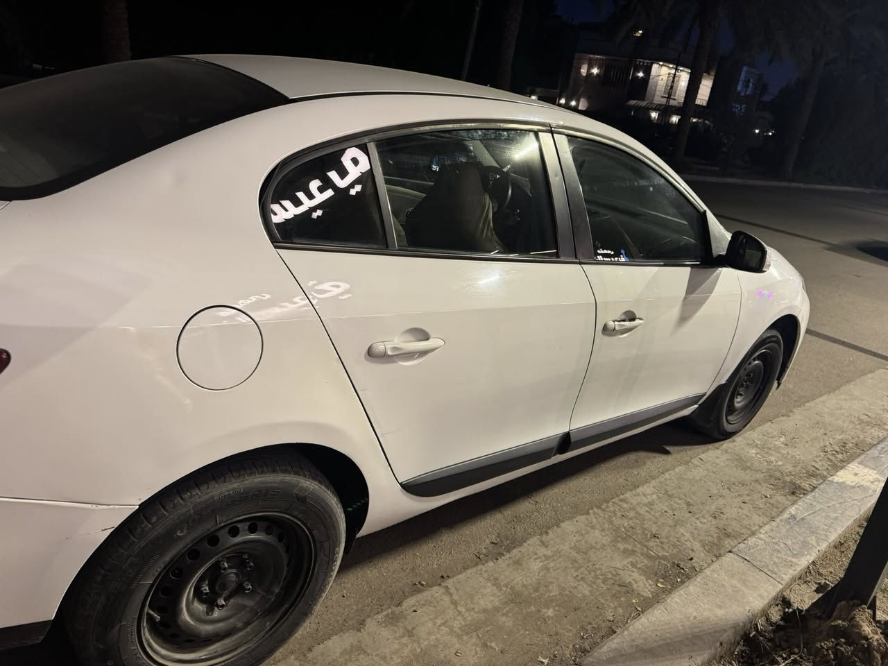 موديل 2015 رينو سياره كامله مابيها اي نقص تبريد صدر جديد متصر عليها ولا ربع  العنوان الكرخ 
السعر 75 وبيها مجال 
***********
