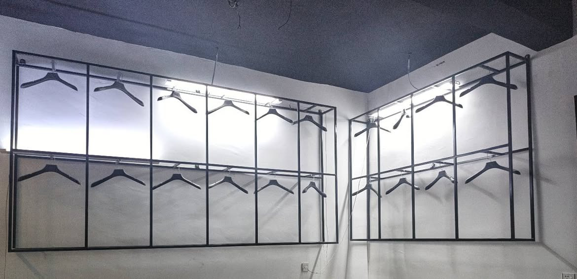 للبيع تعلاكه شفاف عدد 45
تعلاكه بنطرون عدد 55
تعلاكه عاديه عدد 70 

+ استاند تعليك 3 متر في متر ونص
+ استاند تعليك 2 متر في متر ونص 

مكاني بغداد مدينة الصدر 
***********
