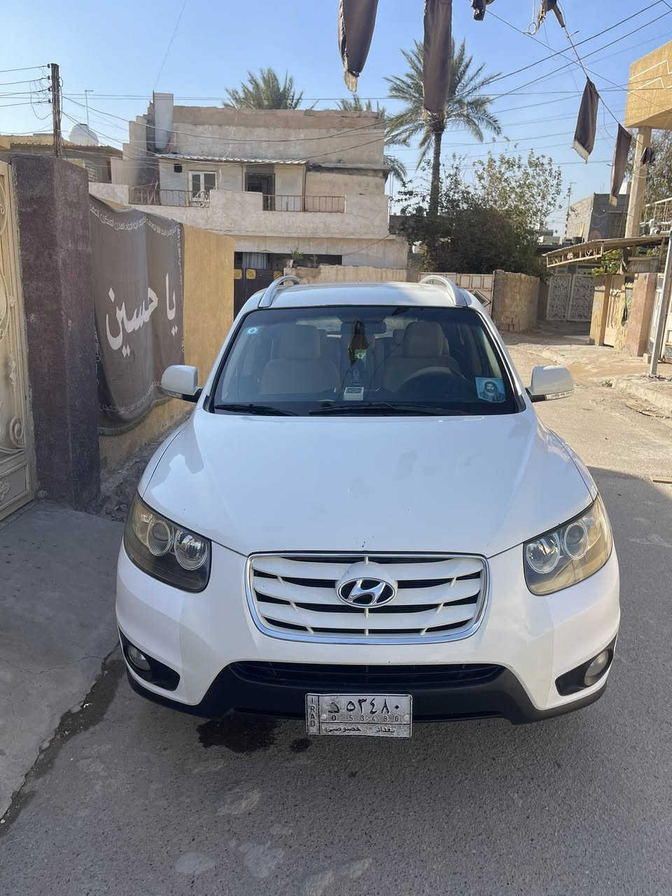 السلام عليكم
سنتافي 12 الشركة العامة
ماشية 187500
محرك3500 مكفول 
كير مجفت 
السيارةًمكفولة من الصبغ حتة الدعاميته مكفولة 
السيارة سبعة راكب 
بس بية طخة بصيطة كلش  بلباب الخلفي 
 رقم الهاتف 
***********
