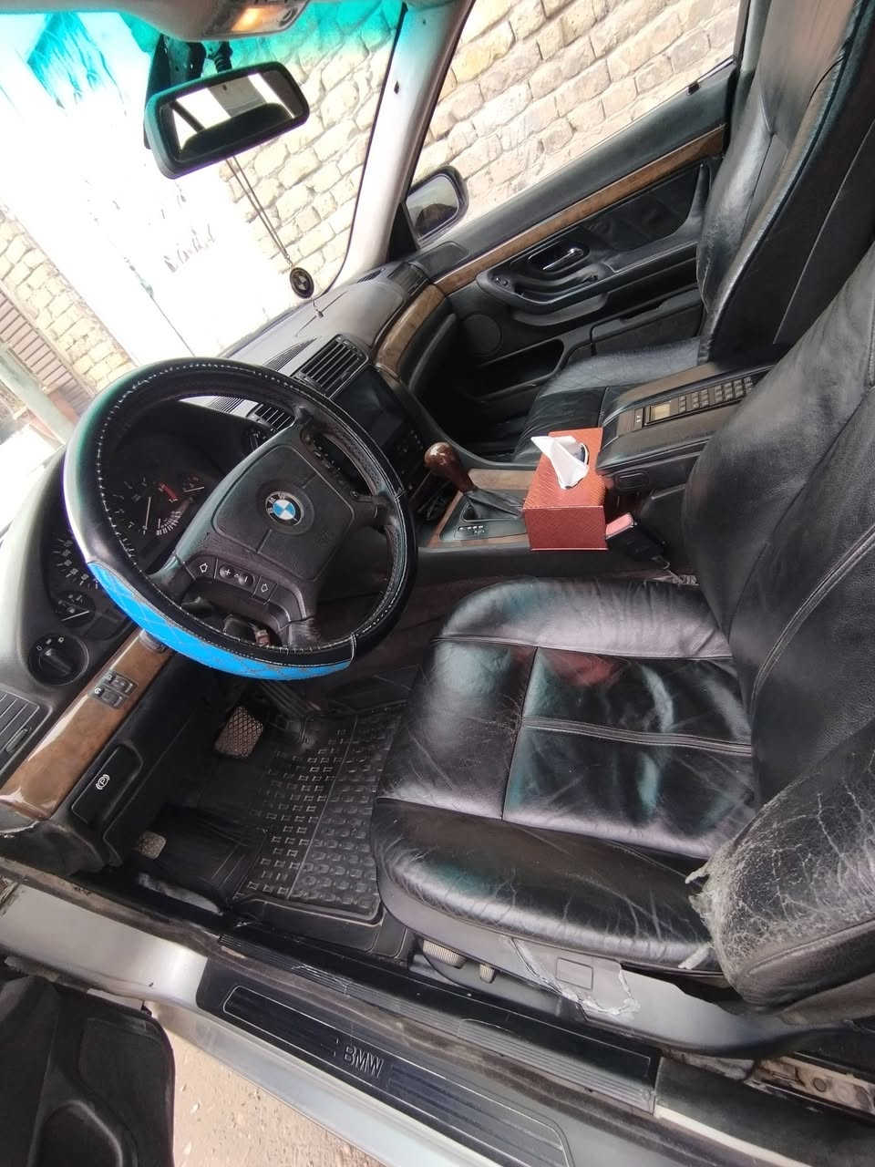 للبيع بي ام خفاش 744 اصل مكينه 8 .44 رقم بغداد جديد السياره كلها بلاديه كفاله عامه فقط صبغ جماليه  موديل 96 .كير مكينه اطيك تراي 260 دواخل  لون اسود مواصفات الخفاش معروفه مكاني ديوانية السعر خاص او تصال *********** بي وتساب
