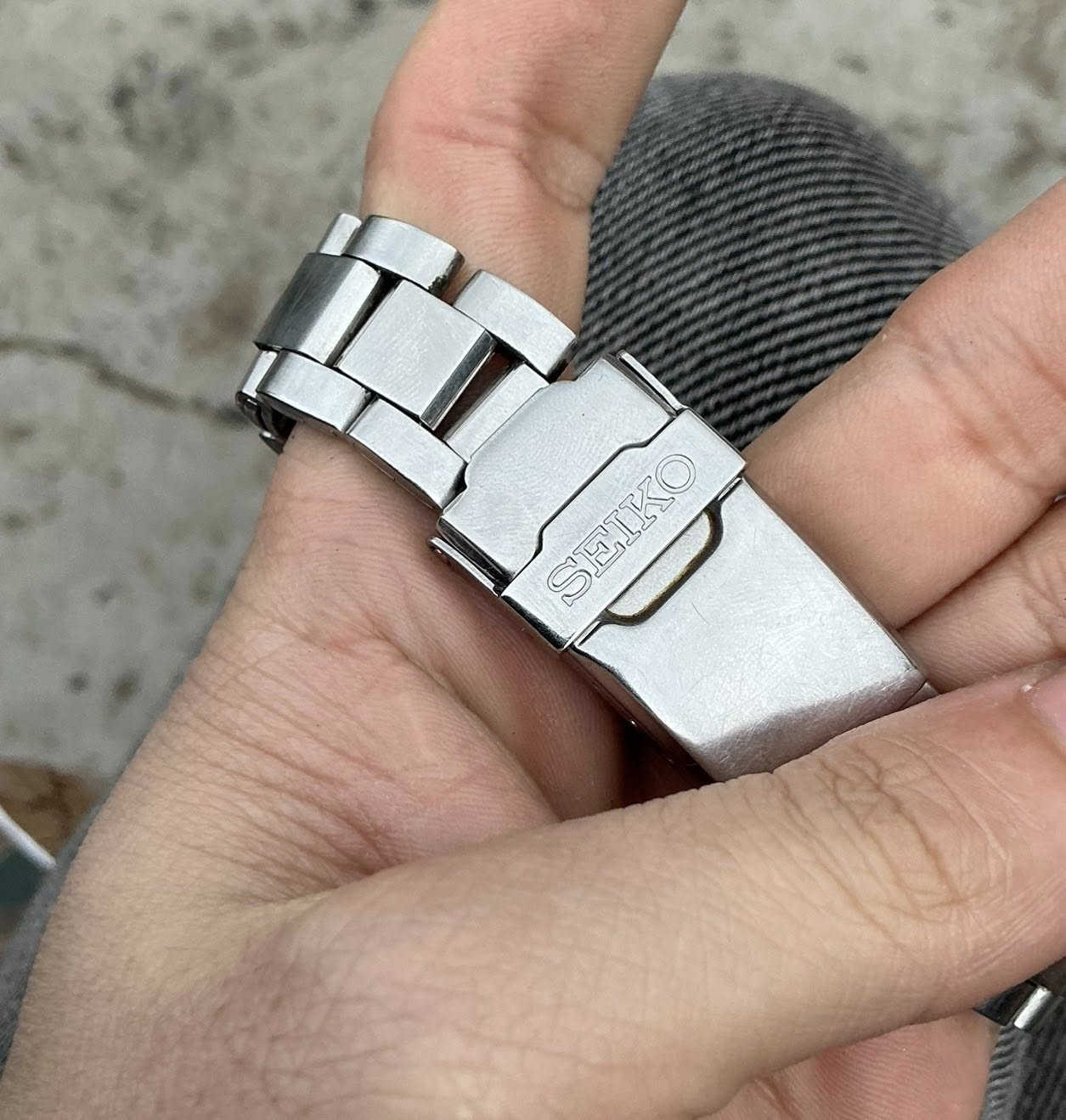 السلام عليكم ساعة سايكو كرونوغراف
ياباني اصلي قديم
نظافة ممتازة بلادية
لامينوس فسفور
قطر 41
نافذة للتاريخ
سناتر ستوب واتش
120 الف


**إذا كنت صاحب هذا الإعلان وتريد حذفه لأي سبب، رجاءا أرسل رسالة إلى الدعم الفني**