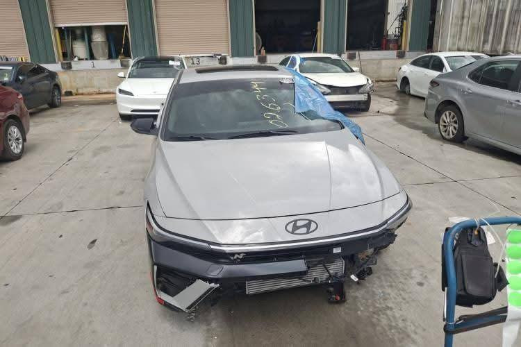 بسم الله الرحمن الرحيم
السلام عليكم عليكم ورحمة الله وبركاته 

Hyundai Elentra N 2025

المواصفات:❤️‍🔥N 

1️⃣كير اوتماتيك 8 نمر دبل كلچ DCT 

2️⃣كشن حضن 

3️⃣كشن علامة N

4️⃣كشنات كنتاره وجلد N

5️⃣سلايد روف 

6️⃣اناره داخليه 👌🏻٢٤ لون

7️⃣تحكم ستيرن نورمال وسبورت

8️⃣تحكم دبلات نورمال وسبورت

9️⃣ابواب بصمة

1️⃣0️⃣بصمة تشغيل 

1️⃣1️⃣شحن وايرلس

1️⃣2️⃣شاشة متصله 

1️⃣3️⃣كاميرا

1️⃣4️⃣نظام صوت _𝐁𝐎𝐒𝐒

1️⃣5️⃣اشارة ترحيب

1️⃣6️⃣اشارة مرايا

1️⃣7️⃣اوتو ستوب

1️⃣8️⃣نقطة عمياء

1️⃣9️⃣تحديد سرعة

2️⃣0️⃣تحديد مسار

2️⃣1️⃣رادار امامي 

2️⃣2️⃣رادار جانبي 

2️⃣2️⃣رادار خلفي 

2️⃣3️⃣حساسات جانبي 

2️⃣4️⃣حساسات خلفي

2️⃣5️⃣نظام _ 𝐍𝐎𝐑𝐌𝐀𝐋

2️⃣6️⃣نظام _ 𝐒𝐏𝐎𝐑𝐓

2️⃣7️⃣نظام _ N🚀

2️⃣8️⃣نظام _NGS☠️🩶

2️⃣9️⃣كشنات هيتر

3️⃣0️⃣ستيرن هيتر

3️⃣2️⃣صندوق ذكي

3️⃣3️⃣لايتات ليد 4 عدسات زينون

3️⃣4️⃣بگلايت ليد

 

صور الحادث مرفقة بالمنشور

مكان السياره بغداد حي العامل 
 
السياره زيرو ماشيه 2000 فقط بعدها بملصقات الشركه 

وعليها كت شوته رياضي ☠️❌

 

 السياره بدون رقم حره 

للاستفسار : خاص او ***********
