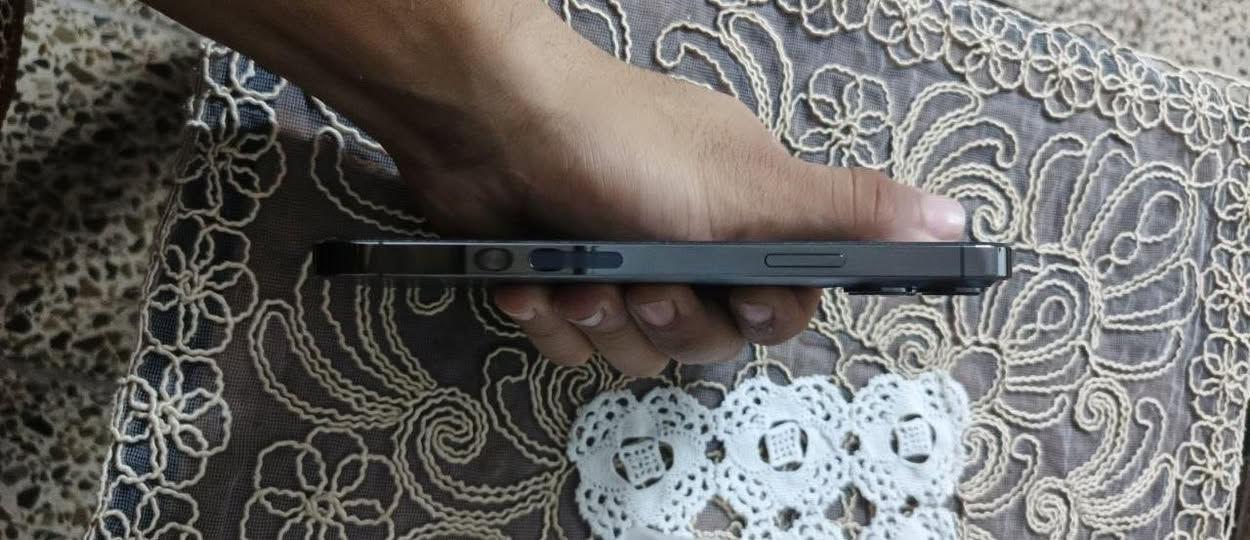 ايفون 13pro max
ذاكره 256
تك
لون اسود
بطاريه 83
نظيف شخط ما بي شرط
شرط نورمان وين ما تحب افحص
سعر 730الف
عنوان موصل 
تواصل واتساب
***********
