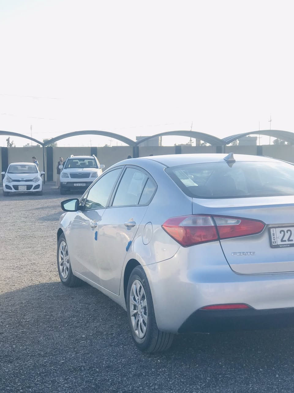 السلام عليكم ورحمة وبركاته سيارة كيه فورتي موديل 2016 رقم اربيل دولي بسمي سنويه 2030 هزه جديده محرك جديد صدر جديد طخم تاير ضرر 3قطع بدون دواخل السعر 113 وبيه مجال ***********
