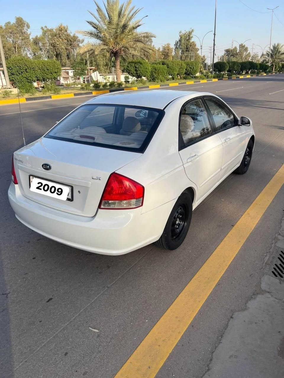 للبيع سبكترة موديل 2009 فول مواصفات 
رقم نينوى مسطرة جديد بسمي 
سنوية عظم جديد

السيارة بحالة ممتازة جدا جدا جدا بحالة الوكالة

مواصفات فول :-
فتحة سقف
سقف كهربائي 
كير اوتوماتيك 
قفل مركزي
يدات نيكل 
شاشة جديدة 
كاميرة
جميع الجامات كهربائية 
كشنات بوضع الشركة
غلافات الابواب والدشبول جديدة طك
صندوق كهربائي 

بجم امامي كبس 
بجم خلفي كبس
فقط نص جاملغ الخلفي صبغ اثر جلخة  
ونص جاملغ الامامي صبغ اثر طخة للباب شرط
سيارة تبريدها شرط اذا مو مجمدة بلبرد 
محرك 2000 محرك شرط وين متريد تفحصها افحصها
لاصرف لانفخ لابخار
محرك دوش 2000 المرغوب 
مكينة وكير شرط وضمان 
سيارة ترايها مثل الزيرو ماشالله 
تخم تاير جديدة
كبات مشدود بيها 
هيكل السيارة طك جديدة
من الشركة بيد شخص واحد واستخدم شخصي مال دكتورة جانت 
فحص عن طريق السونار شرط 

السعر (105) وببها مجال 
كلشي موجود بالسوك 
مكان سياره  
موصل قضاء تلعفر 
للاستفسار أكثر اتصال على ***********
***********

ملاحظة سيارة جاهزة دينار متصرف عليها بحالة الوكالة 
سيارة جديدة خلاص 
شرط شغلها وتوكل على عمرة وعلى تركيا موصل, نينوى
