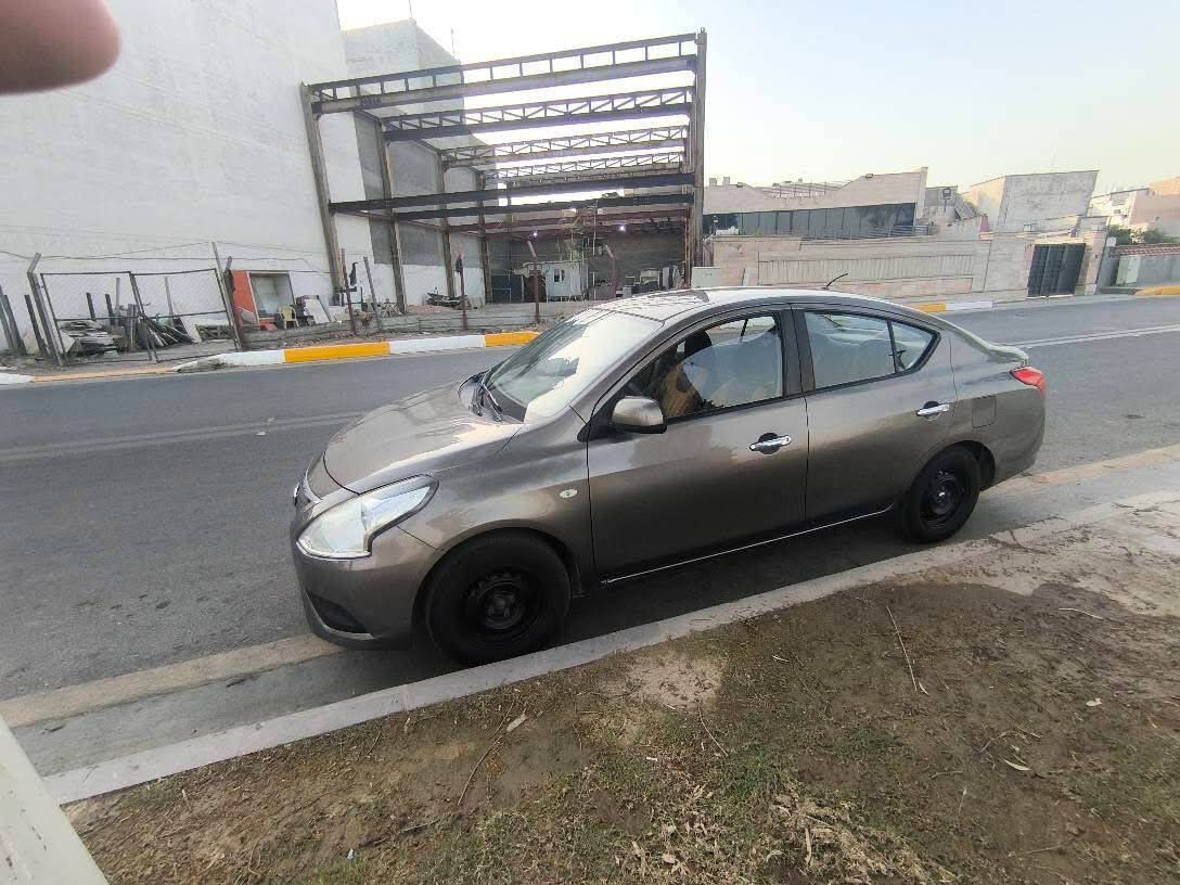 السلام عليكم للبيع نيسان سني موديل 2016 هندي بليته زركه جاهزة كير محرك تبريد ماشية 175 الف بيها فقط جاملغ امامي صبغ بدون دواخل يدات نيكل وتحكم ستيرن رقم بغداد بأسمي انكليزي هزة وسنوية ولوحات جديدة السعر 89  للأستفسار ***********
