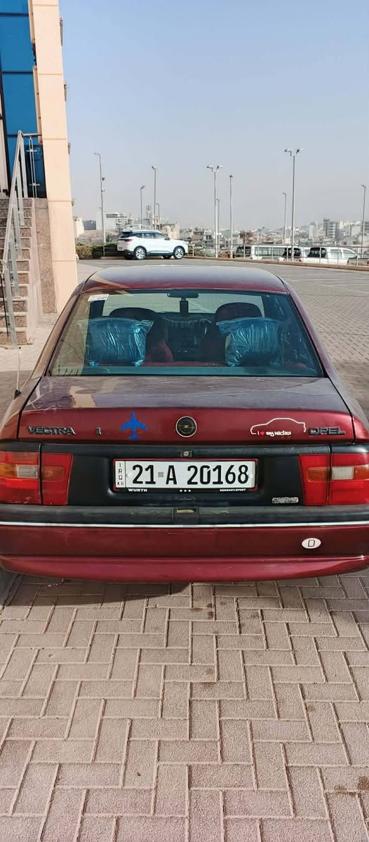 سەرەتا بەناوی خوای گەورە.
جۆری سەیارە .  ئۆپڵ ڤیکترا     . مۆدێل ٩٣. مەکینە ٢٠.  بیلاد گێر عادی سەیارەکە یەک پارچە  پەمپ لەسەر ساخی بێدەعم سەنەوی تا  نزیک ٢٠٣١ تازەیە . سەیارەکە بەناوی خۆمەوە چوار دەستی کردوە لەسەر دەقی شەریکە بەشەر تی سۆنەری  یەک پارچەیەکی پەمپە بۆ کاڵ بونەوە   مەکینەی بیلاد شەریکە  نە گۆڕاوە بەشەر ت سەد فیتەر قەترە خایسی نیە...

***********
شوێن سلێمانی 
***********
