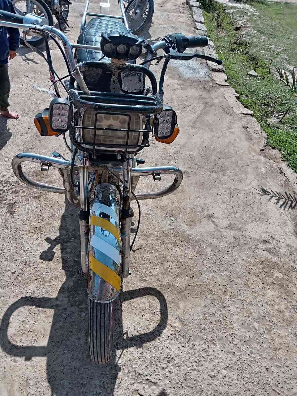 ماطور خمسه كير محرك نضيف كهربائيات شغاله السعر 200وبيه مجال مكاني الحويجه لتصال ***********
