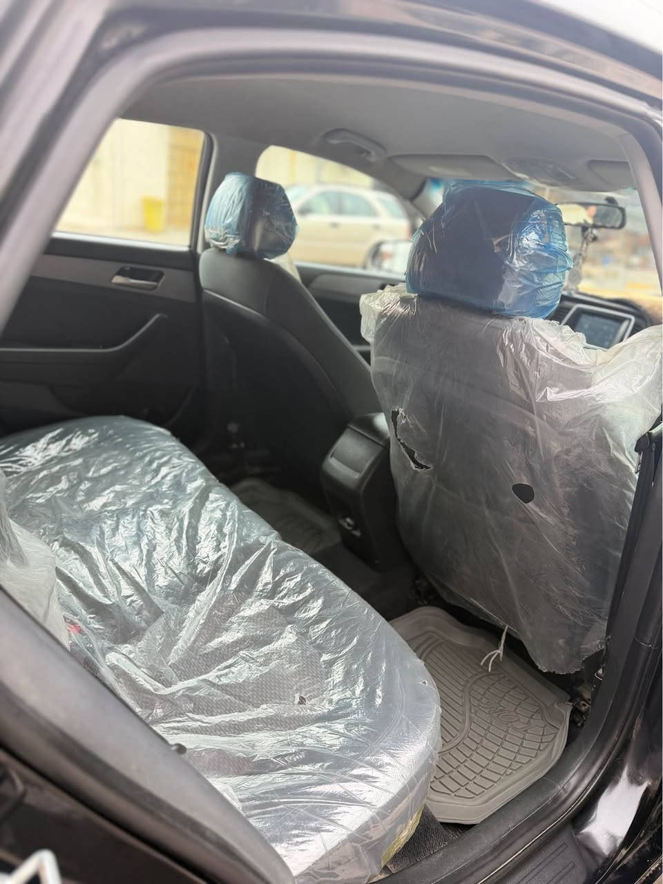 هونداي سوناتا موديل  ٢٠١٨ وارد امريكي محرك ٤ سلندر ٢٤٠٠ نضيف جداً حادث بنيد فقط ومامبدل  صور الحادث بلمنشور فول عدا الفتحه مواصفات (كشن تدفئه / كشن كهرباء / رادار / اشاير بلمري / ٣ انضمه قياده / لد امامي ) طخم تأير وحدادة وتبريد جديده
رقم بصرة  شرط التحويل .

مكان السيارة البصرة
السعر ١٣٥
للاستفسار : *********** البصرة, العراق
