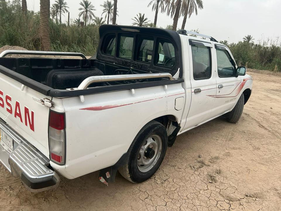 السلام عليكم للبيع بيكم 2007 محسن مكفوله من ضربه وتبديل بسمي تخم تاير حداده كهربائيات تبريد شرط بس غاز شغاله من طول لطول اكسل  على وضع شركه  سعر 90 وبيهه مجال مصفره هيئه وغرامات سنويه ل27 تنتهي رقم صاحب سياره اني مكلف بنشر ‭0773 940 8799‬
