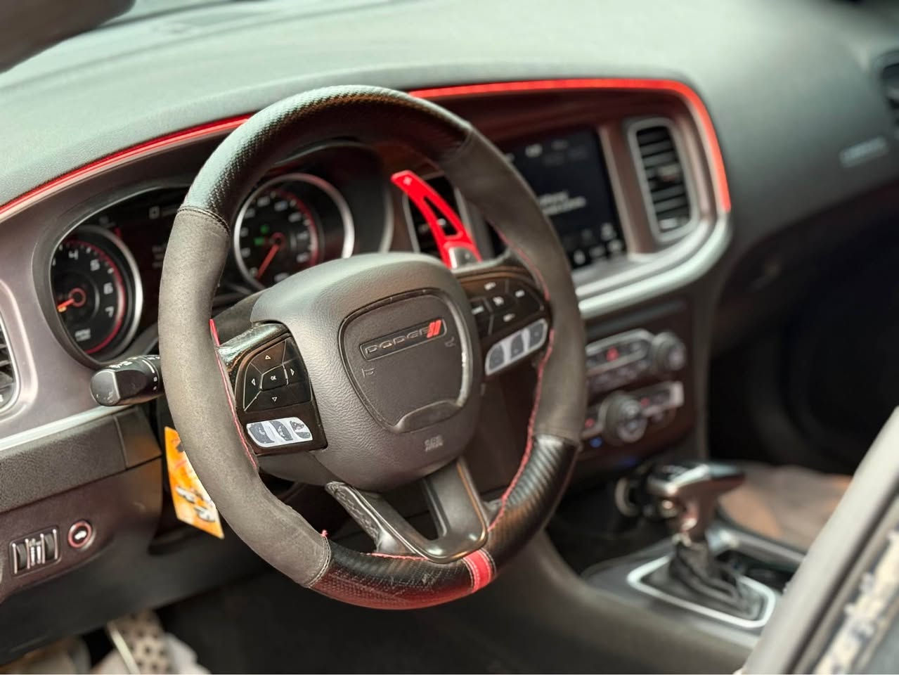 السيارة RT يعني وحش و صوت روعة 🤩🔥💣
Dodge Charger 2021
دودج جارجر ٢٠٢١ 😍
مواصفات RT 😈 فول بدون فتحة السيارة

مكينة ٨سلندر هيمي حجم ٥.٧لتر تنفس طبيعي❗️
ماشية 63,000 ميل و بحالة ممتازة ⚠️

🛑ضرر السيارة بيها جاملغين خلفي صبغ و جنطة مبدلة كلشي ب سعرو اكيد سيارة بيها شوية من الحوض طخة بسيطة و بدون ايرباكات نهائيا 

عليها 12 ورقة غرامات مرورية تنزل من السعر اكيد🔥

سيارة رقم دهوك الدولي و ب اسمنا شرط التحويل 👍🏻
سعر السيارة فقط (220$) ورقة و بيها مجال للطيبين هم🤩

للاستفسار عن السيارة واتس اب - كورك👇🏻
💙💚***********💙💚 دهوك, العراق
