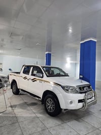 ماشە اللە مەرزیە  2009 بە مانگ 2010 سەیارەکە هەردوک لابۆدیەکانی پەڵەیە...
