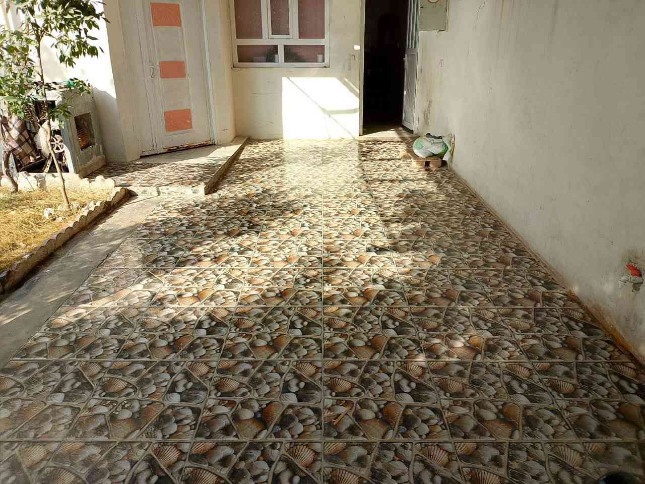 دار البيع مساحة 200مترحي العسكري نهيت على طريق حولي كركوك اربيل شارع رئيسي شري يتصل ***********نوع زراعي
