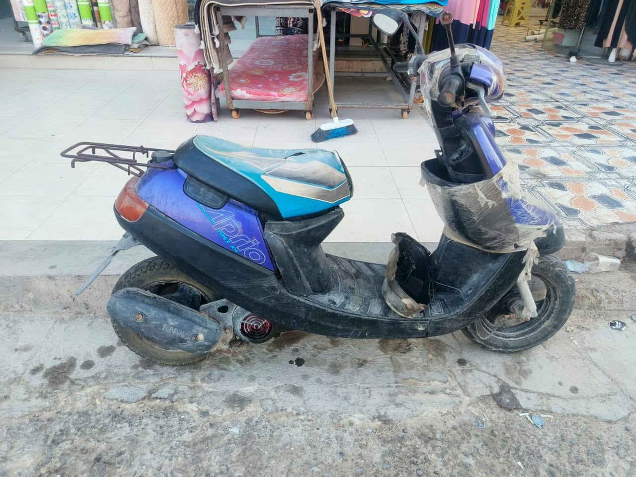 ماعرف شنو عطلها نقصها بس ستان
باتري جديد عينة شغالة***********

قيم السعر وخذ

