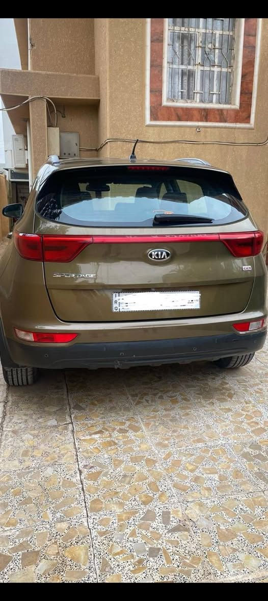 السلام عليكم
كيا سبورتج خليجي للبيع موديل٢٠١٧
رقم بغداد سياره جديده ومكفوله من كل النواحي ماشالله 
استعمال شخصي قليل جدا 
السياره بسمنه تحويل ثاني يوم 
اني مكلف بالنشر الاتصال على صاحب السياره 
***********  ابو احمد 
السياره معروضه١٧٩$
