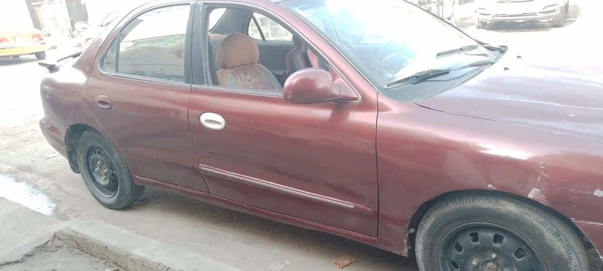 السلام عليكم  مكلف بالنشر
سياره إلنترا موديل 2000 
محرك 2000 رقم بغداد الجديد وسنويه جديده
مكينه بيها تنقيص وكير خير من الله مصبوغه حزام للجماليه 
بيها تبديل باب وتعديل بالجاملغ الخلفي فقط الباقي مصبوغ جماليه 
تخم تاير جديد 
شد جديد فيت بم نوزلات بلكات وباتري 
مكان بغداد سبع ابكار 
السعر 32 وبيها مجال 
***********
