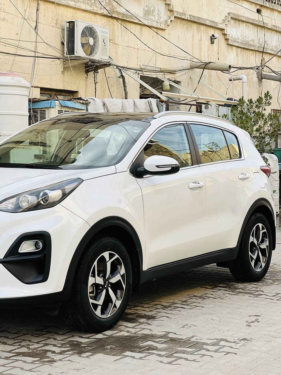 السلام عليكم شباب 🌹
كيا سبورتاج موديل 2021
مكفولة – خليجي
فئة بانوراما سويج
شركة دولية
الرقم أربيل 
وهزه جديده 
تخم تاير عليه ب كارتون 
سنوية بسمي 
ماشية 90 ألف
السيارة نظيفة جدًا مثل الجديدة
ما ناقصها كلشي وجاهزة للاستخدام

💰 السعر: 209
 بيه مجال بسيط

📞 رقم الهاتف: ***********
📍 المكان: بغداد – المحمودية
