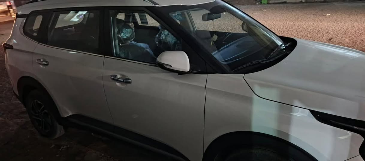 السلام عليكم عدي كيا كارنز موديل 2025واحد علئ واحد
1- كراسي سياحي vip 
2-تحكم استيرن 
3-محركها 1500 
4-كراسي كهرباء 
5- ثلاث قطع تبريد 
6-ماشيه 8000 

سعرها    195 وبي مجال بسيط 

العنوان بغداد حي اور  للتواصل    ***********
