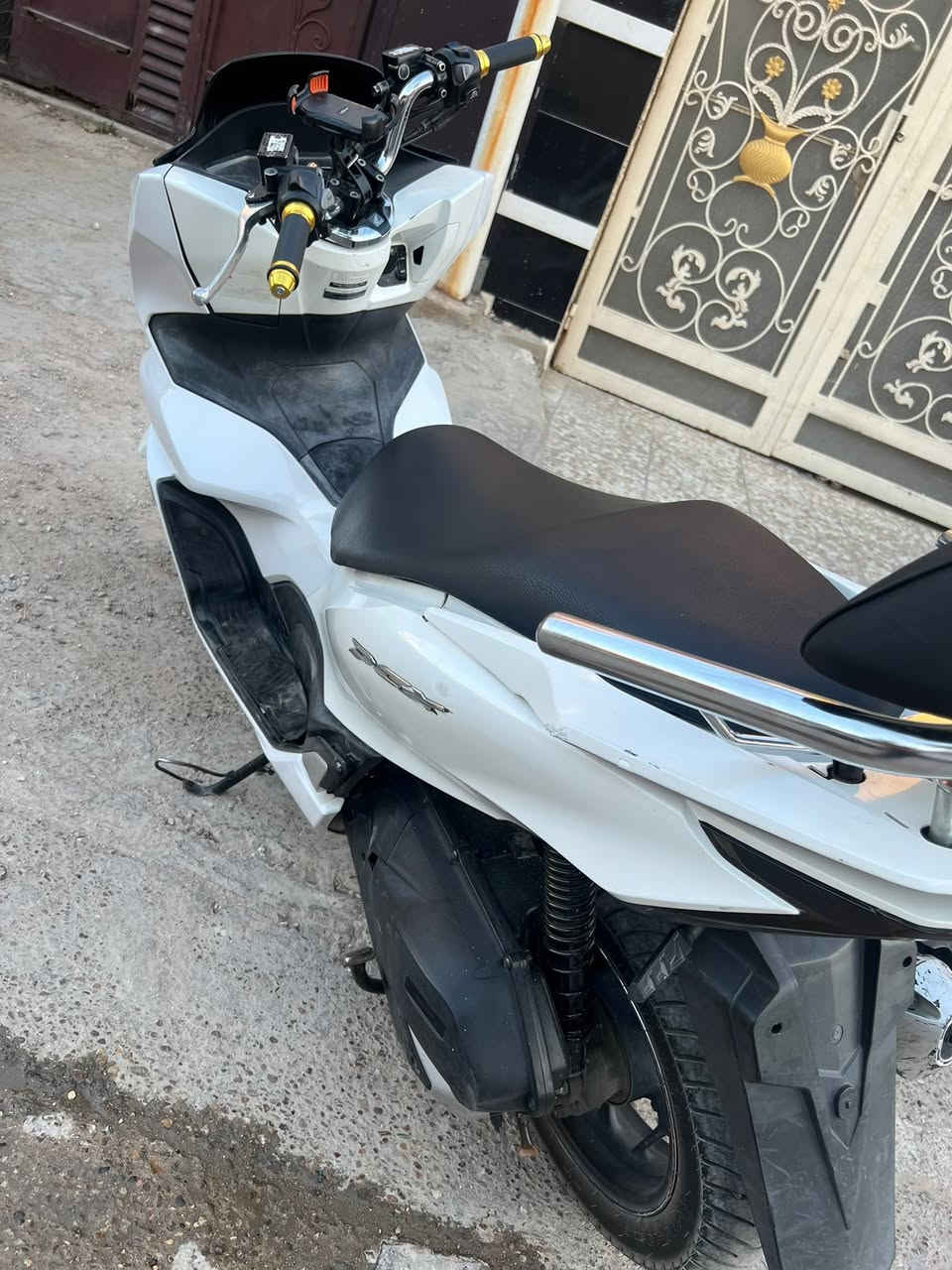 جيل رابع كوري للبيع 
صارلها شهر نازله 
السعر 14 العنوان الشعب
***********
