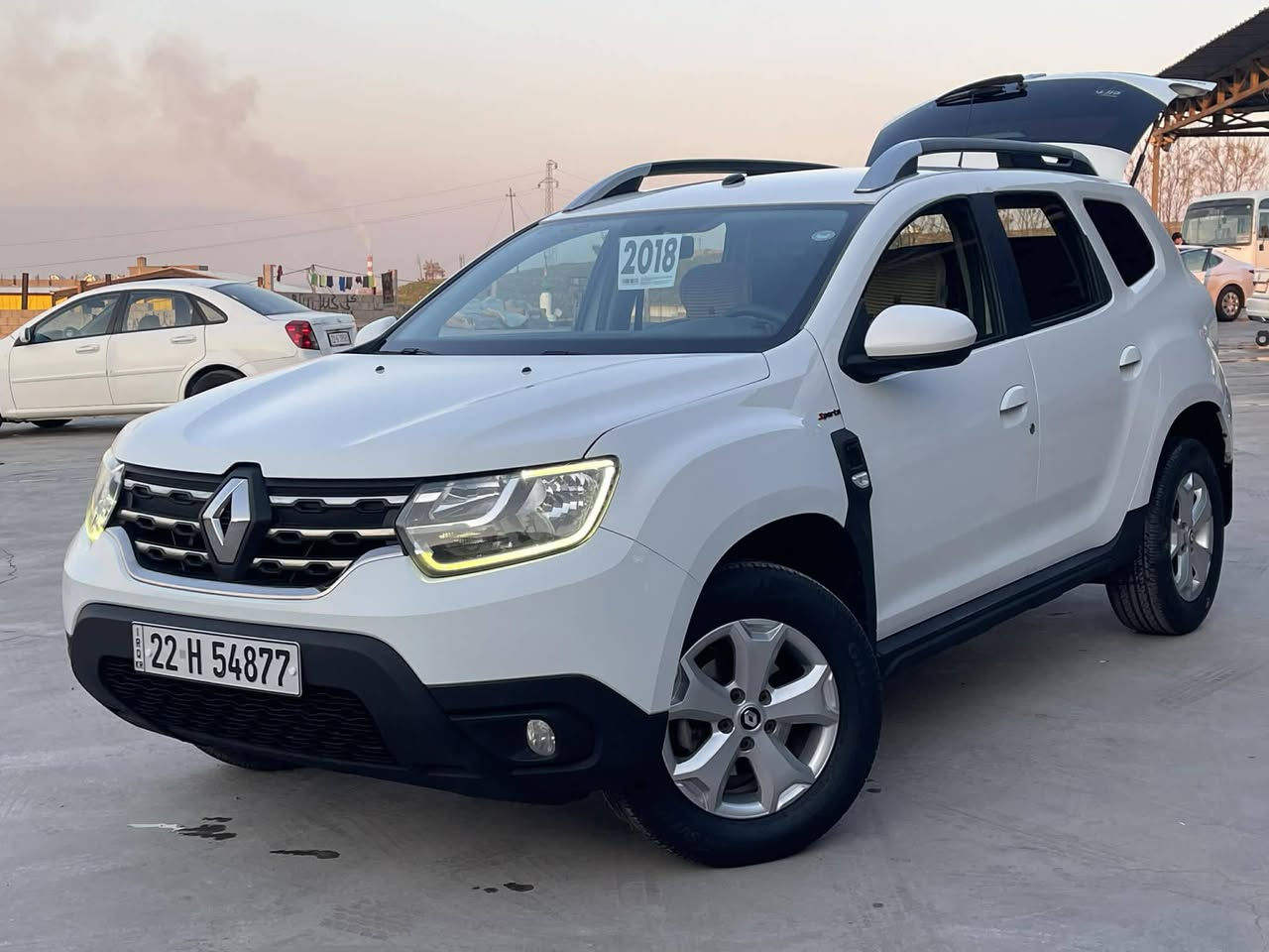 رينو 2018 كير عادي. بدون صبغ بدون    رقم سنه وية جديد رقم موبايل***********
