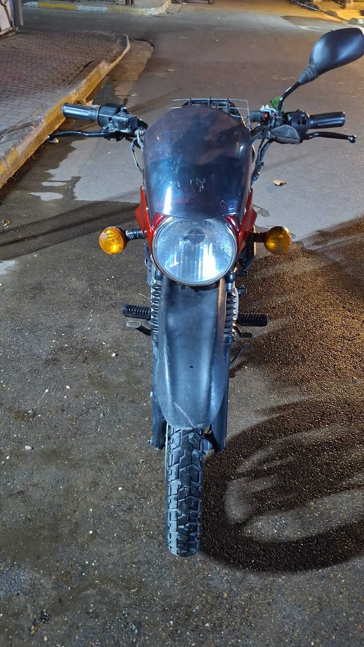 سلام عليكم اعادة نشر بسبب الوعود الكاذبه
دراجه بوكسر جبلي للبيع 2021 شهر ال7 شكل ال22 
دراجه نضيفه مال شغل ومرتبه سعرها 1900 وبيها مجال بسيط مرقمه صار ٤ اشهر سنويه ولوحتين بغداد تحويل بنفس اليوم اللي تشتريها بيها اذا تحب
واتساب او اتصال ***********
