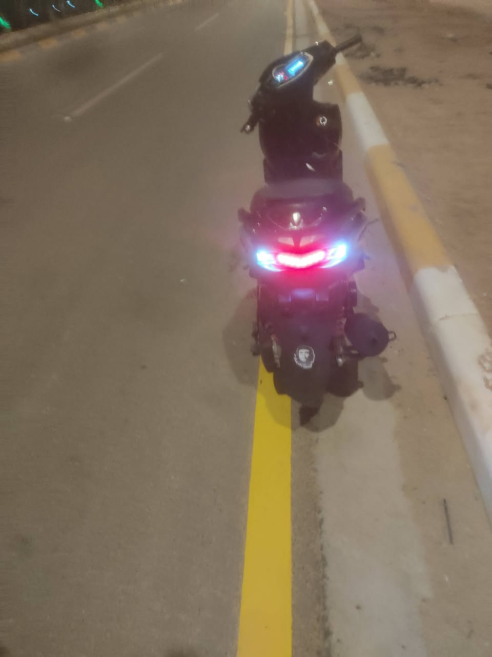 سكنس للبيع الدراجه جديده كل نقص مابيه هندر سلف كهربائيات حداديه جديده كفرات مابيهن فطر الدراجه ياباني زوج دبلات خلفي مو دبل واحد الدراجه خير من الله شلعه معدل نوعومه دراجه ماذب عليه الف الاستفسار خاص


**إذا كنت صاحب هذا الإعلان وتريد حذفه لأي سبب، رجاءا أرسل رسالة إلى الدعم الفني**