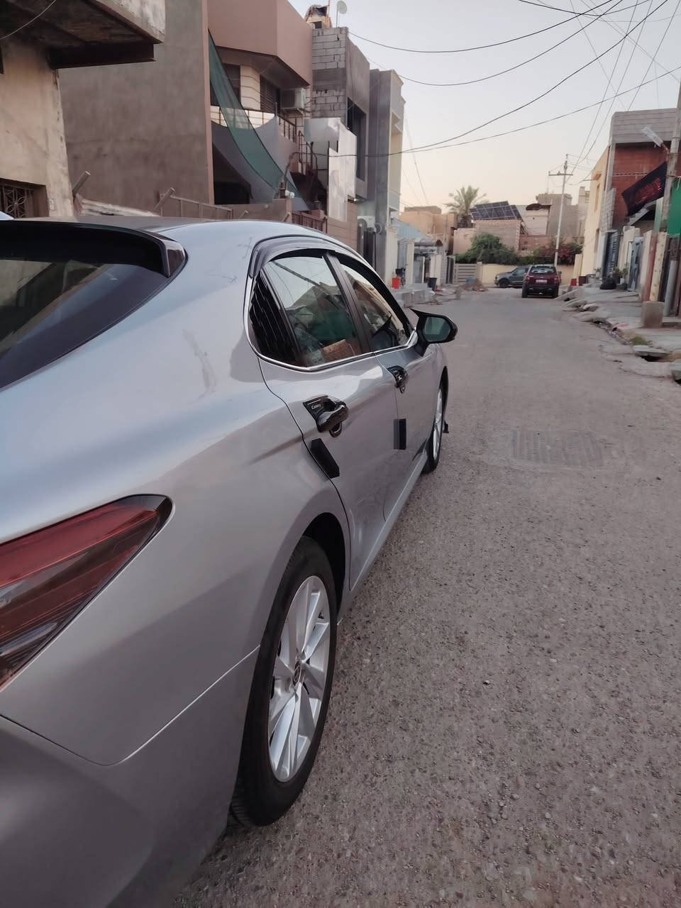 السلام عليكم كامري امريكي 2023 للبيع LE بدون اريباك ماشية 42 جامرلوغ خلفي مصبوغ بدون دواخل السعر ١٩٠ وبيها مجال رقم بغداد ***********
