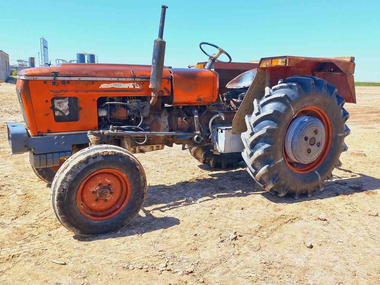 عنتر 90 ابلادي  باور ستيرن تخم تاير  صالنصه شركه، جوزه اكلج شركه ، شوته شركه  جاهزه من محرك هدروليك كير صدر كهربائيات كله نضيف  لاتنقيص ولاتبخير ،  كلشي ماوراهه ،  #العنوان -ميسان العماره ***********
