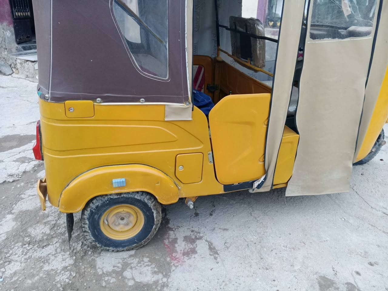 سلام عليكم تكتك لبيع اوراق اصولي مديل 21اوراق اوراق تكتك كفاله بس مصبوغه عام سعر 6400ولمايعجبه سعر اكو هواي بلسوك ابيع مستعجل ***********
