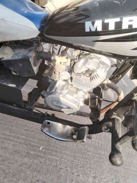 ستوته للبيع موديل 18 رقم سنويه باسمي العنوان حي العسكري شارع السبيس السعر باثنين ونص***********
