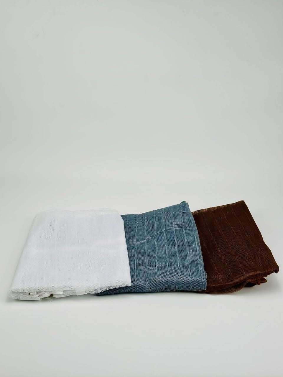 برده مغناطيسيه لمنع الحشرات القياس الارتفاع مترين و 10 سم
العرض متر سعر القطعه 5 الاف .الوان متوفره بني رمادي ابيض


**إذا كنت صاحب هذا الإعلان وتريد حذفه لأي سبب، رجاءا أرسل رسالة إلى الدعم الفني**