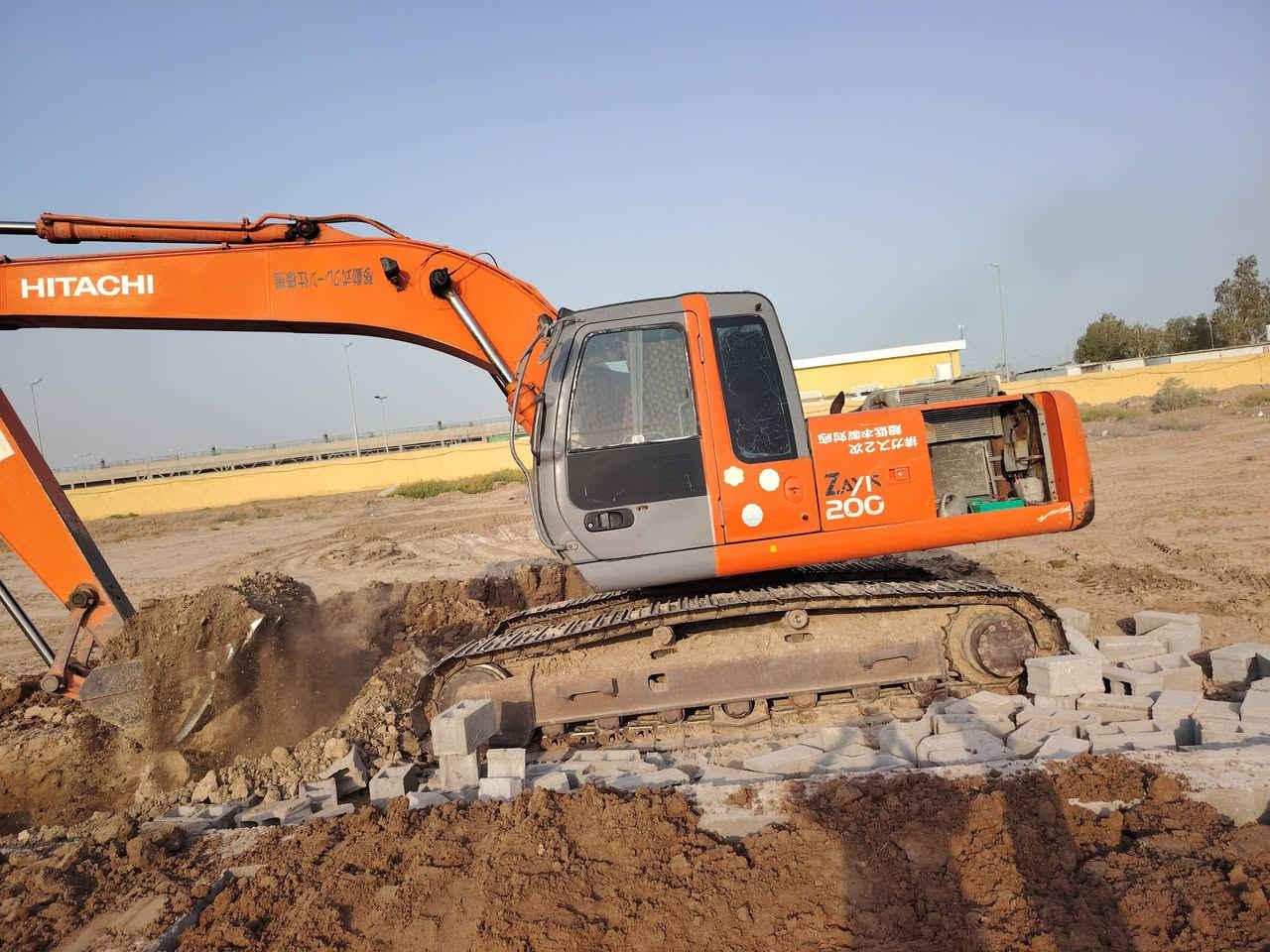 سلام عليكم حفاره زت البيع موديل 2004منفيس مكينه مكفوله من كلشي مكان ناصريه رفاعي تواصل كثر ***********
